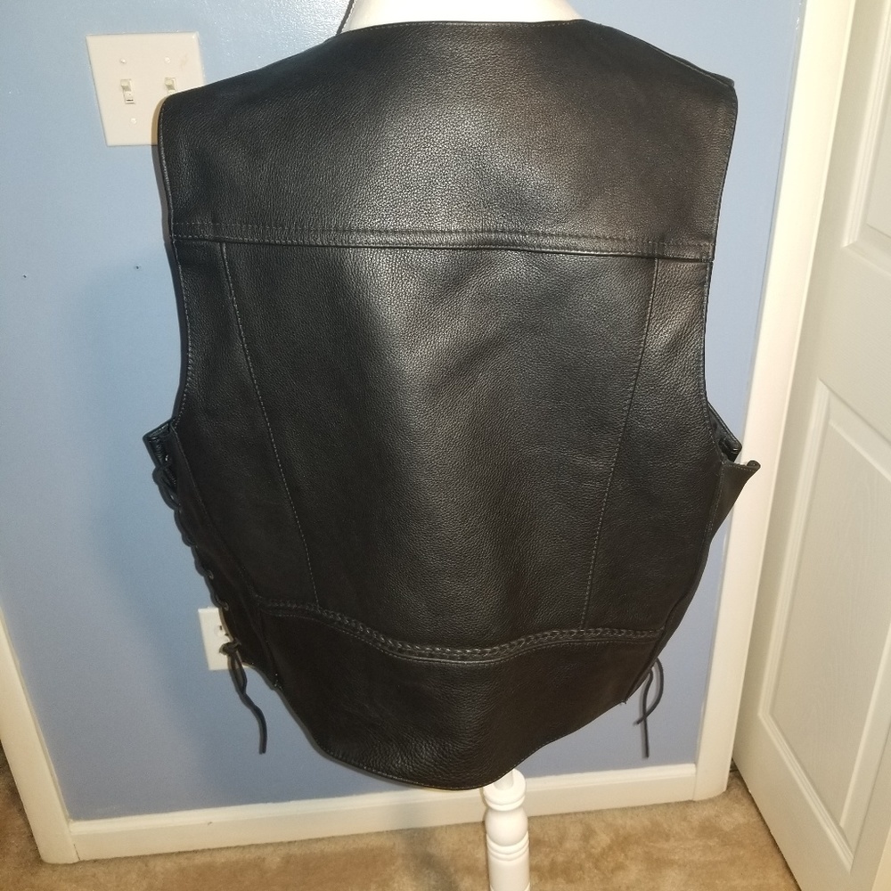 Mens leather Motorcycle Vest - Picture 4 of 8